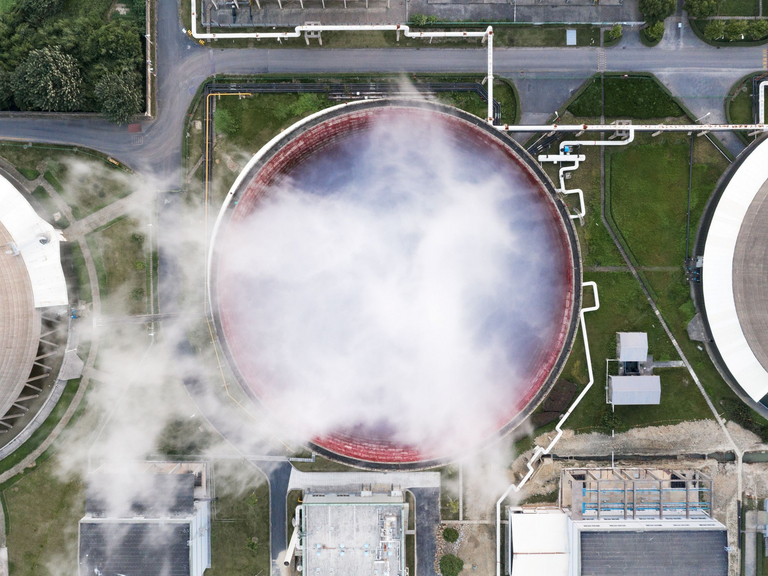 AdobeStock_230239909_aerial_view_of_power_plant_zhu_difeng.jpg 